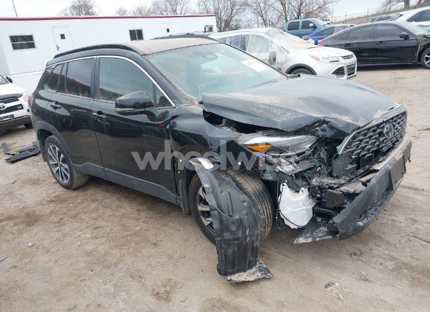 2025 Toyota Corolla CROSS XLE (VIN 7MUDAABG0SV121518) main photo