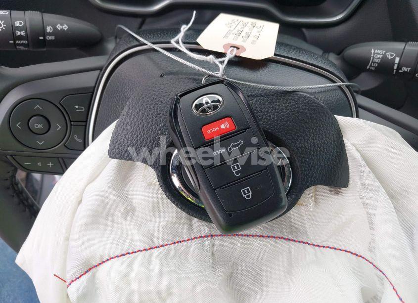 Photo 11 of 2025 Toyota Corolla CROSS XLE (VIN 7MUDAABG0SV121518)