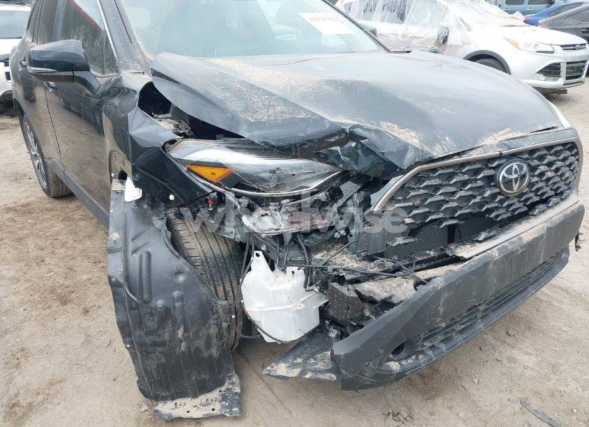 Photo 6 of 2025 Toyota Corolla CROSS XLE (VIN 7MUDAABG0SV121518)