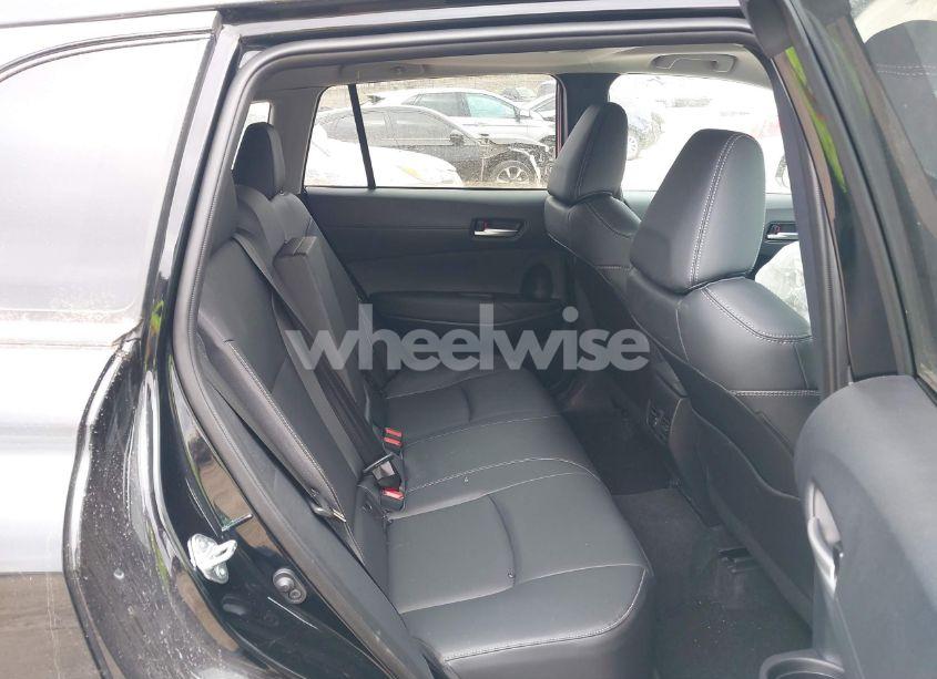 Photo 8 of 2025 Toyota Corolla CROSS XLE (VIN 7MUDAABG0SV121518)