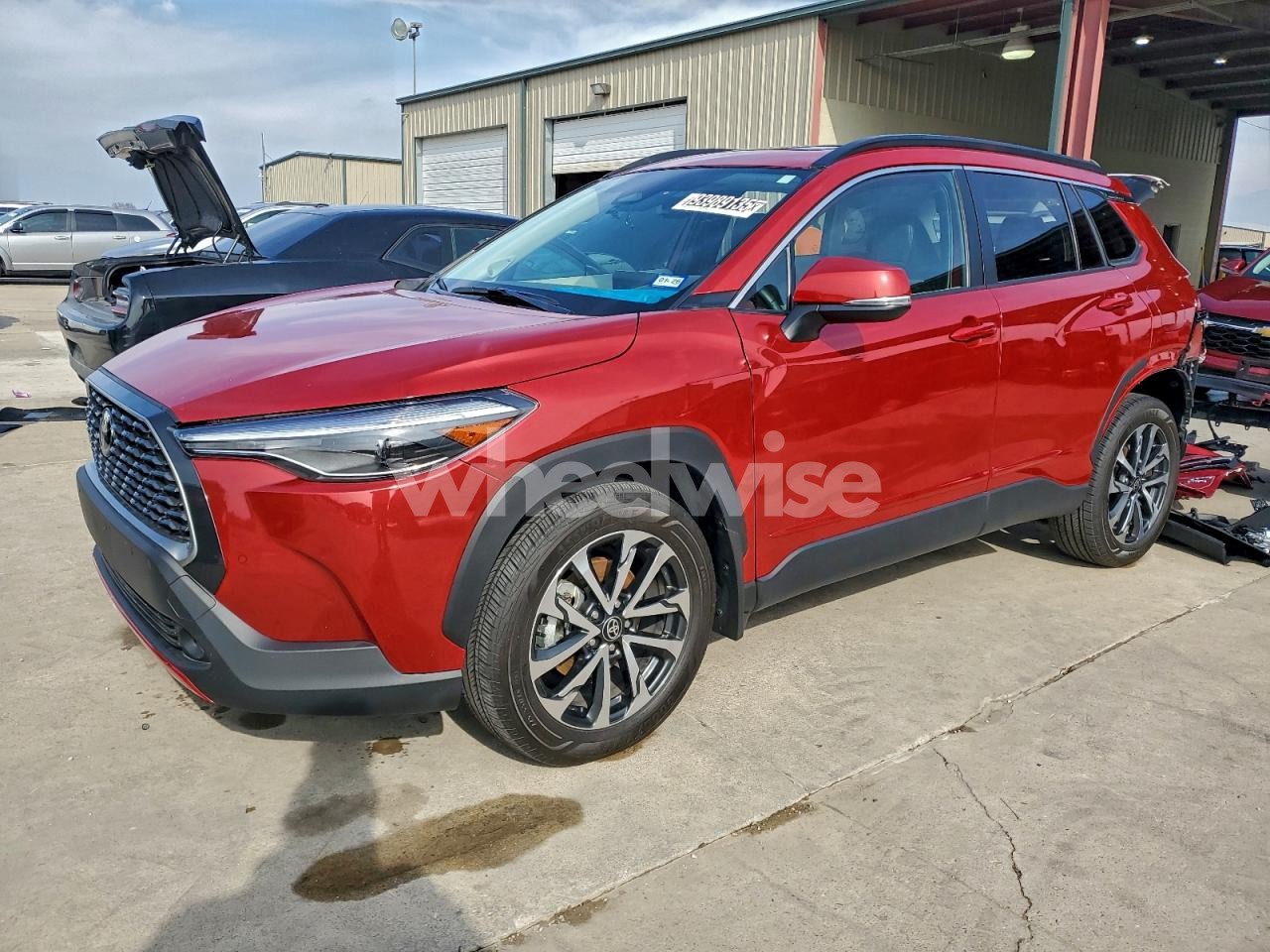 2024 TOYOTA COROLLA CROSS XLE (VIN 7MUDAABG1RV084070) main photo