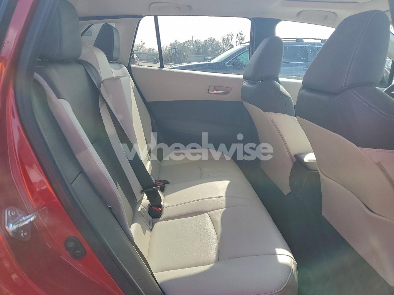 Photo 11 of 2024 TOYOTA COROLLA CROSS XLE (VIN 7MUDAABG1RV084070)