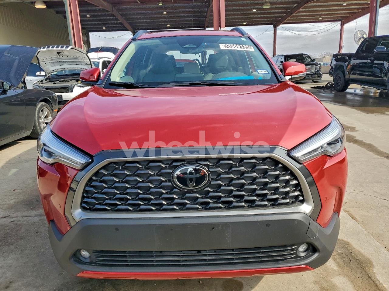 Photo 5 of 2024 TOYOTA COROLLA CROSS XLE (VIN 7MUDAABG1RV084070)