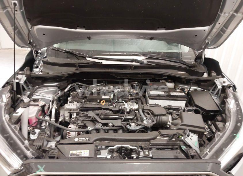 Photo 10 of 2024 Toyota Corolla CROSS XLE (VIN 7MUDAABG1RV107086)