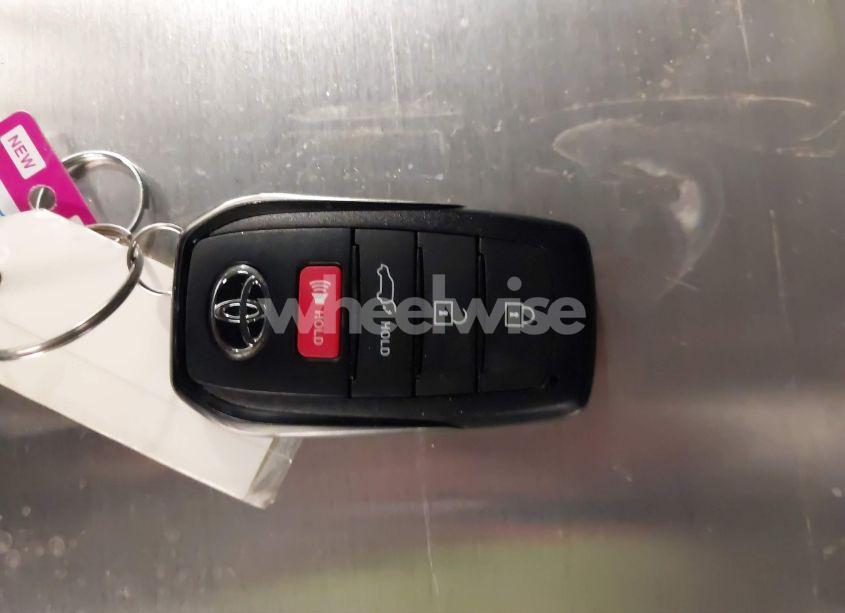 Photo 11 of 2024 Toyota Corolla CROSS XLE (VIN 7MUDAABG1RV107086)