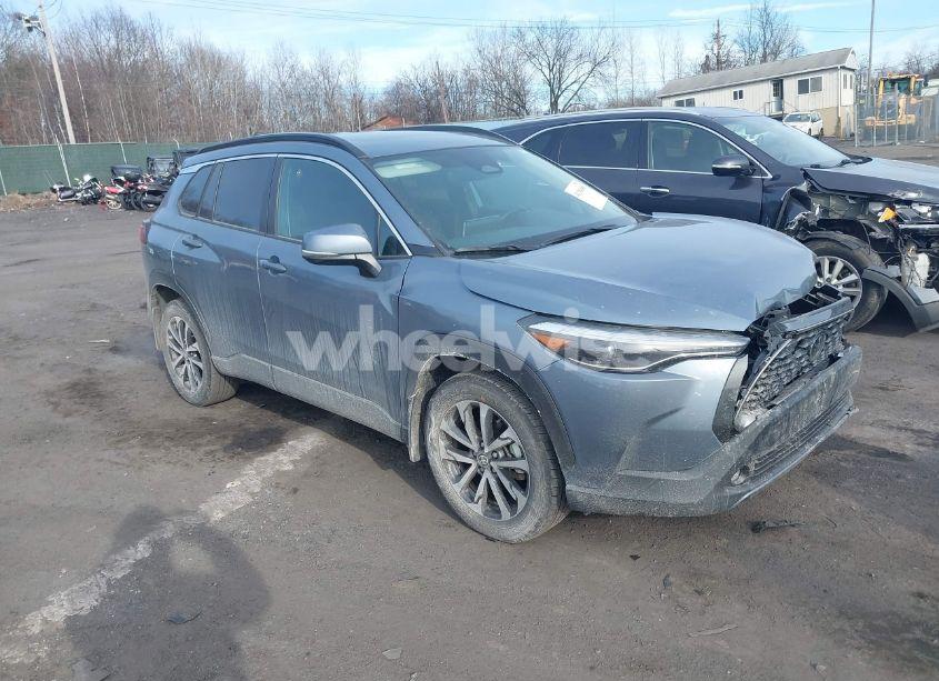 2023 Toyota Corolla CROSS XLE (VIN 7MUDAABG2PV070840) main photo