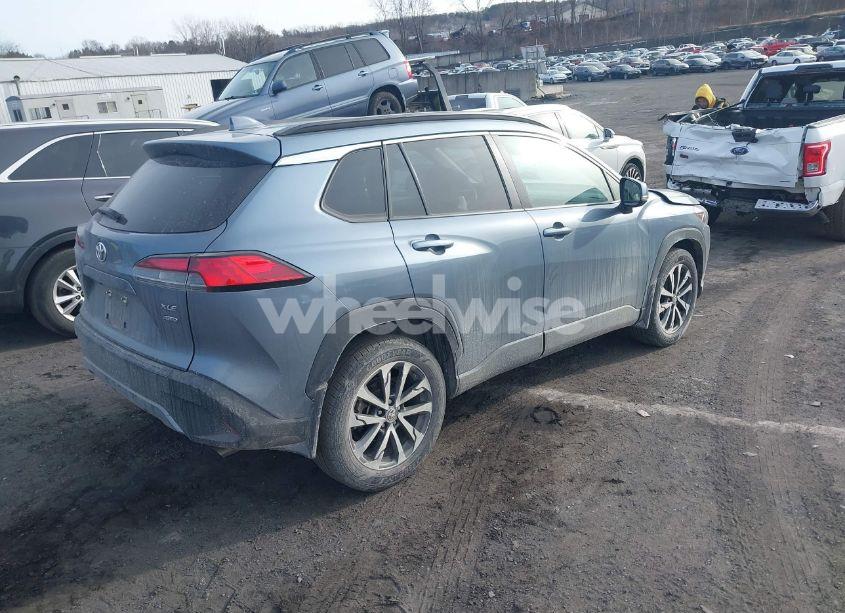 Photo 4 of 2023 Toyota Corolla CROSS XLE (VIN 7MUDAABG2PV070840)