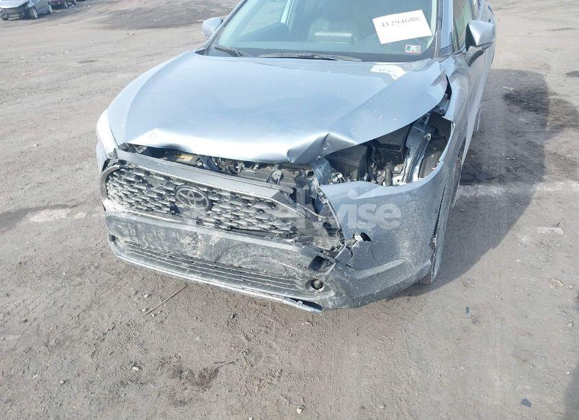 Photo 6 of 2023 Toyota Corolla CROSS XLE (VIN 7MUDAABG2PV070840)