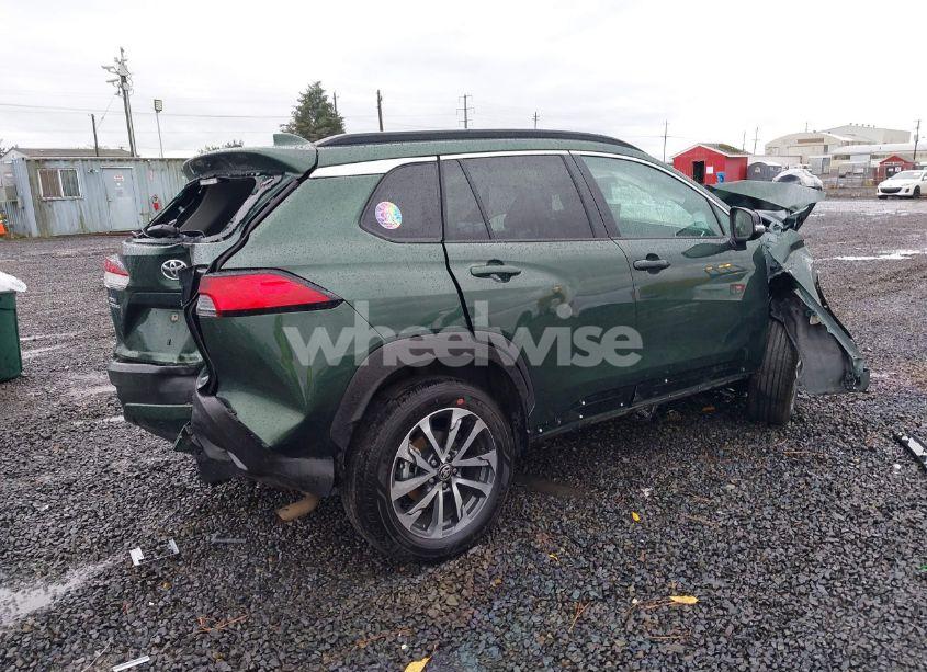 Photo 4 of 2023 Toyota Corolla CROSS XLE (VIN 7MUDAABG2PV073950)
