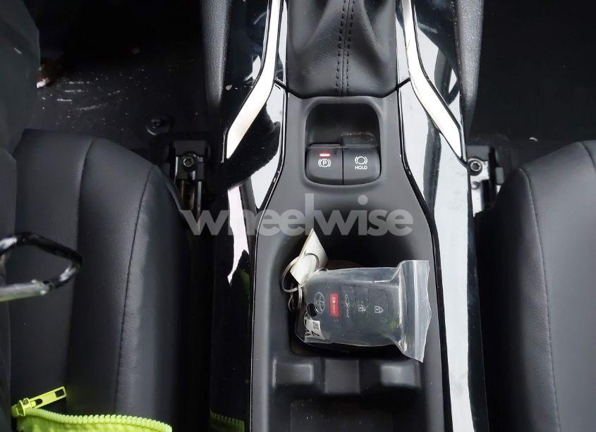 Photo 11 of 2024 Toyota Corolla CROSS XLE (VIN 7MUDAABG2RV111647)