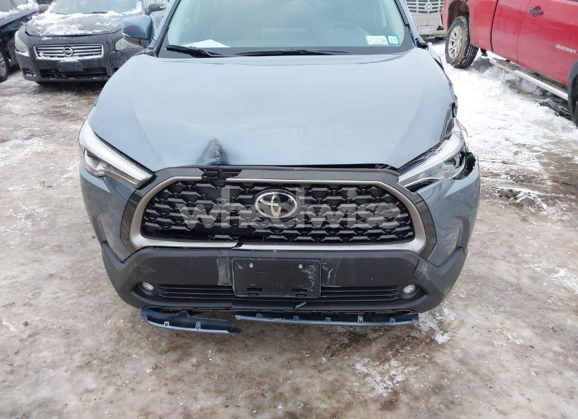Photo 12 of 2024 Toyota Corolla CROSS XLE (VIN 7MUDAABG2RV111647)