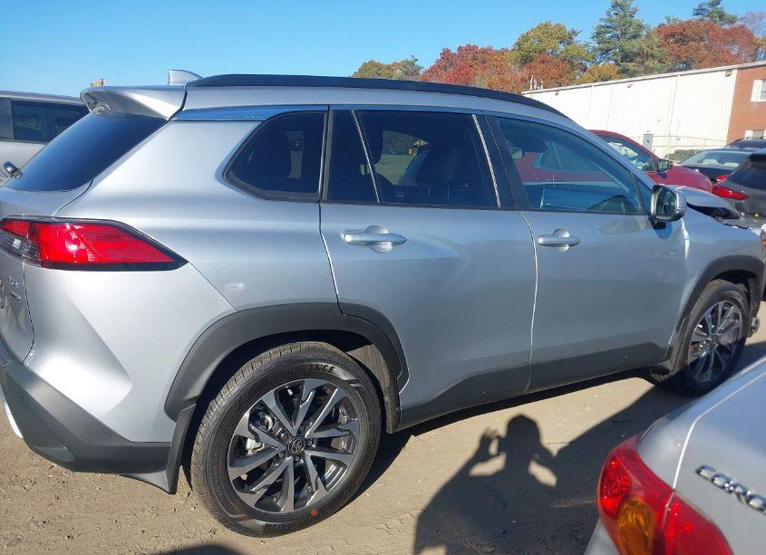 Photo 13 of 2024 Toyota Corolla CROSS XLE (VIN 7MUDAABG3RV103279)