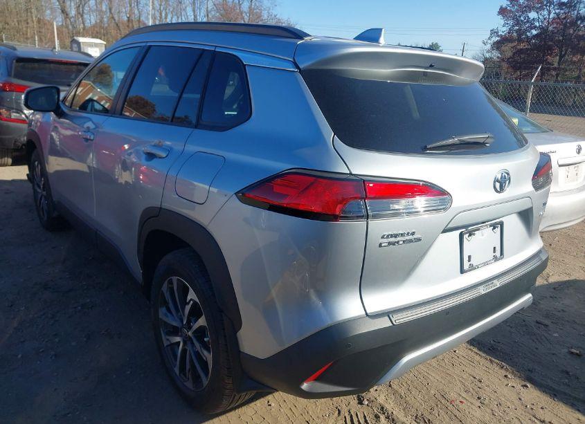 Photo 3 of 2024 Toyota Corolla CROSS XLE (VIN 7MUDAABG3RV103279)