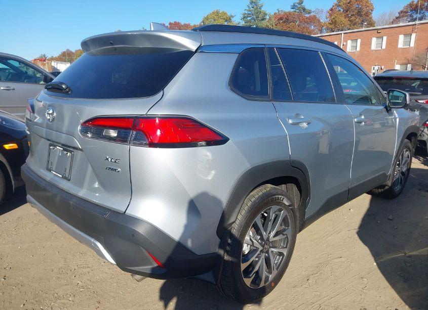 Photo 4 of 2024 Toyota Corolla CROSS XLE (VIN 7MUDAABG3RV103279)