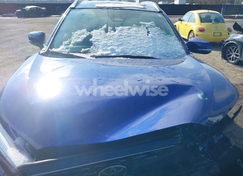 Photo 10 of 2024 Toyota Corolla CROSS XLE (VIN 7MUDAABG3RV110717)