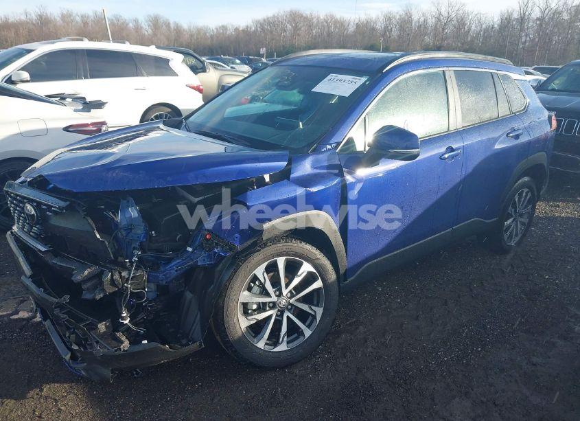 Photo 2 of 2024 Toyota Corolla CROSS XLE (VIN 7MUDAABG3RV110717)