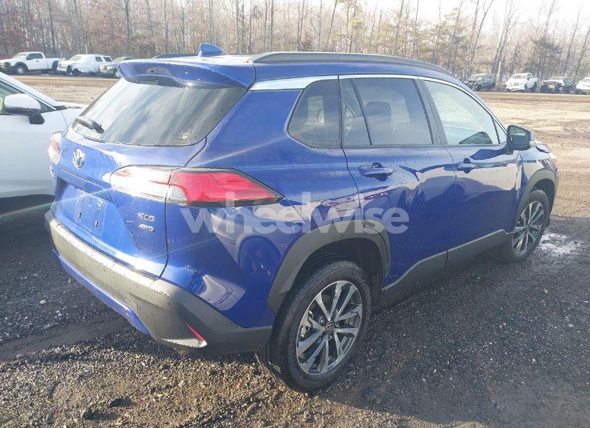 Photo 4 of 2024 Toyota Corolla CROSS XLE (VIN 7MUDAABG3RV110717)
