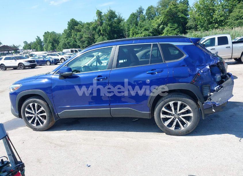 Photo 14 of 2022 Toyota Corolla CROSS XLE (VIN 7MUDAABG4NV004836)