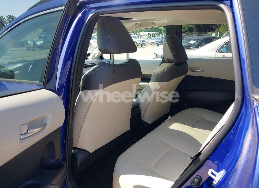 Photo 8 of 2022 Toyota Corolla CROSS XLE (VIN 7MUDAABG4NV004836)