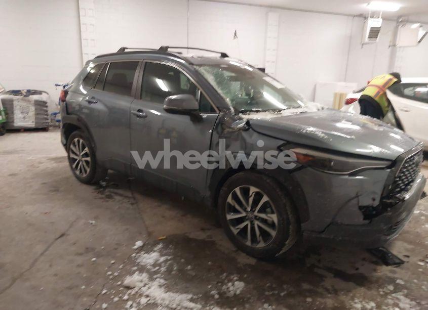2023 Toyota Corolla CROSS XLE (VIN 7MUDAABG4PV049830) main photo