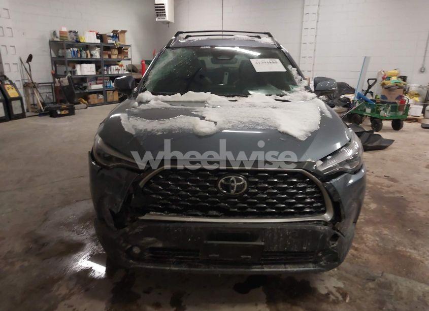 Photo 12 of 2023 Toyota Corolla CROSS XLE (VIN 7MUDAABG4PV049830)