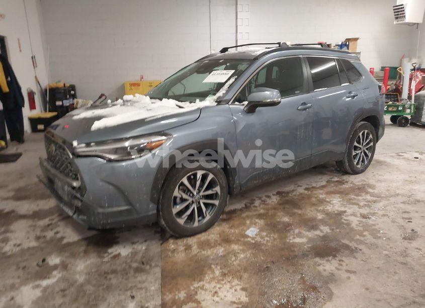 Photo 2 of 2023 Toyota Corolla CROSS XLE (VIN 7MUDAABG4PV049830)