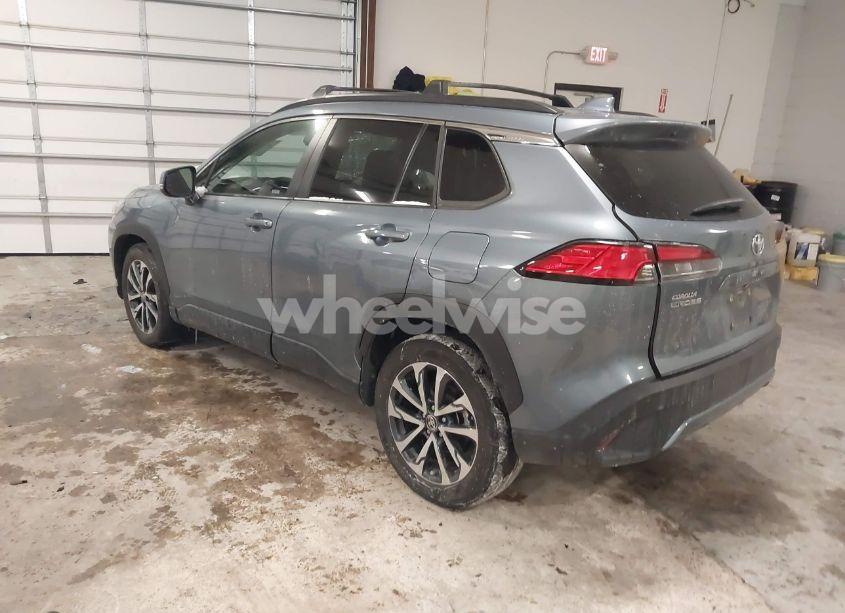 Photo 3 of 2023 Toyota Corolla CROSS XLE (VIN 7MUDAABG4PV049830)