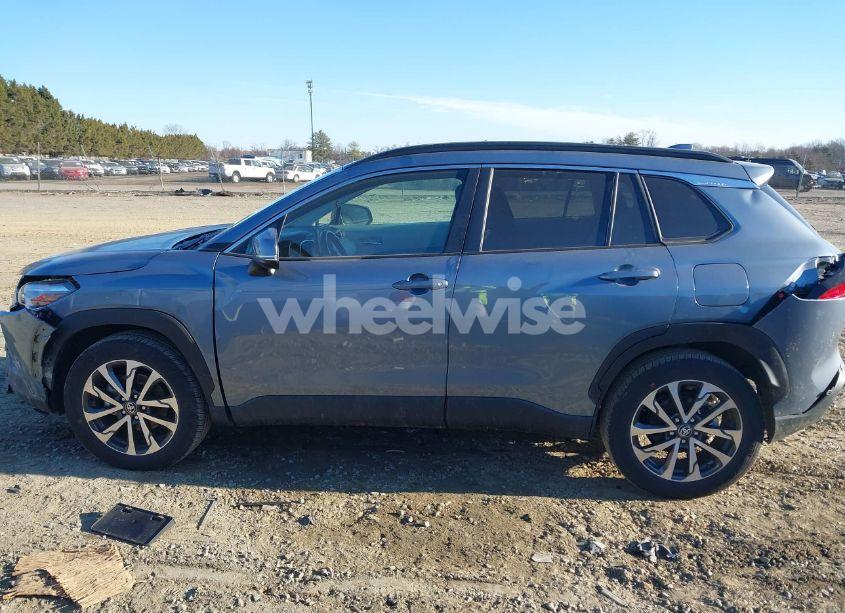 Photo 14 of 2023 Toyota Corolla CROSS XLE (VIN 7MUDAABG5PV075658)