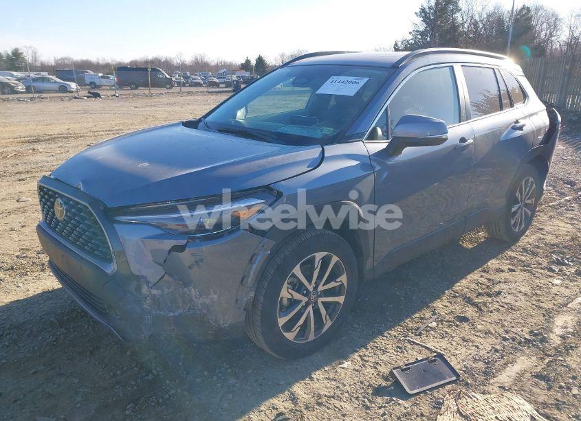 Photo 2 of 2023 Toyota Corolla CROSS XLE (VIN 7MUDAABG5PV075658)