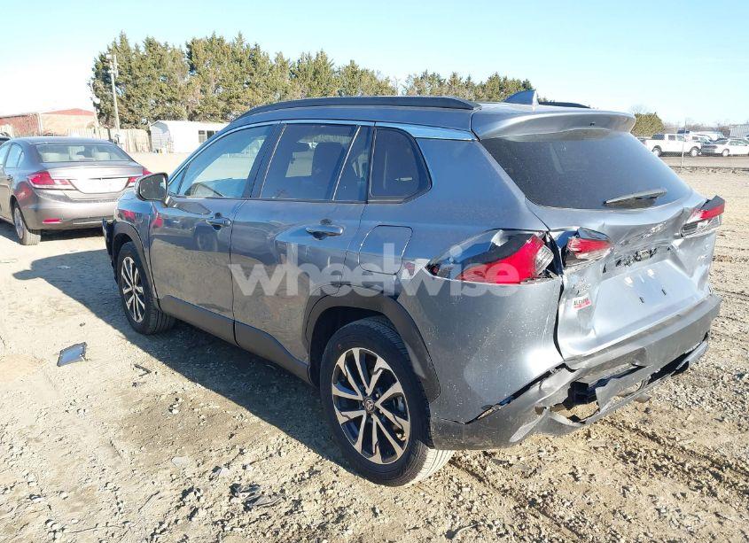 Photo 3 of 2023 Toyota Corolla CROSS XLE (VIN 7MUDAABG5PV075658)