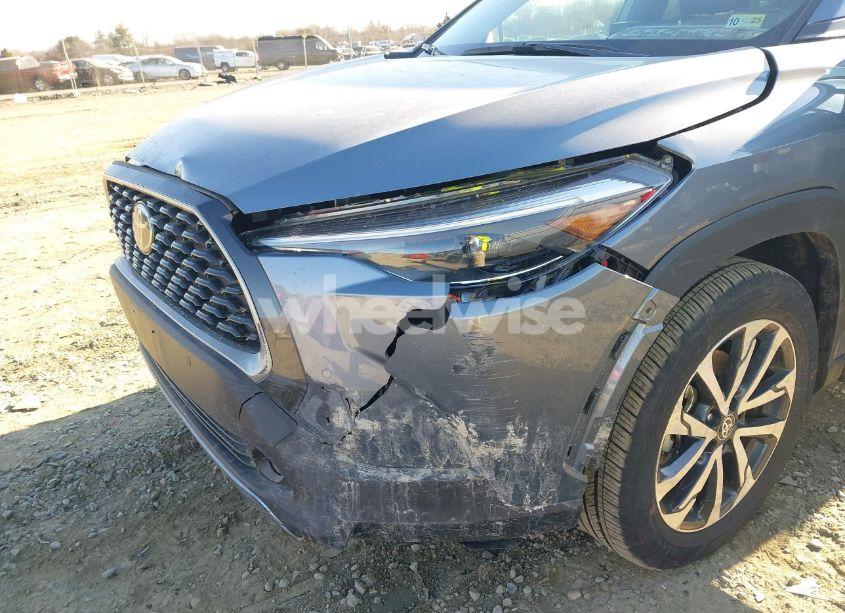 Photo 6 of 2023 Toyota Corolla CROSS XLE (VIN 7MUDAABG5PV075658)