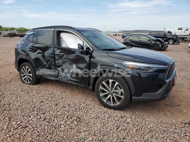 Photo 4 of 2025 TOYOTA COROLLA CROSS XLE (VIN 7MUDAABG5SV140565)