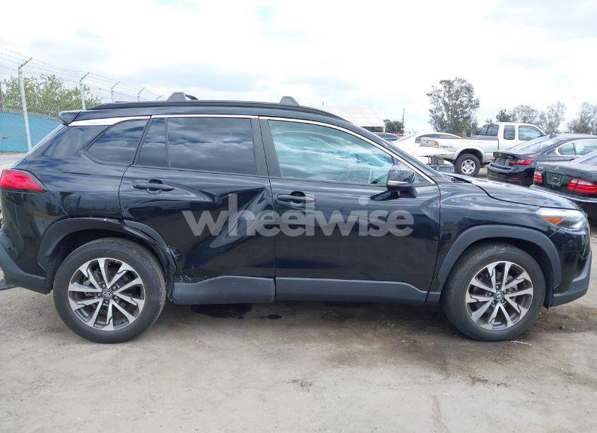 Photo 14 of 2022 Toyota Corolla CROSS XLE (VIN 7MUDAABG6NV030600)