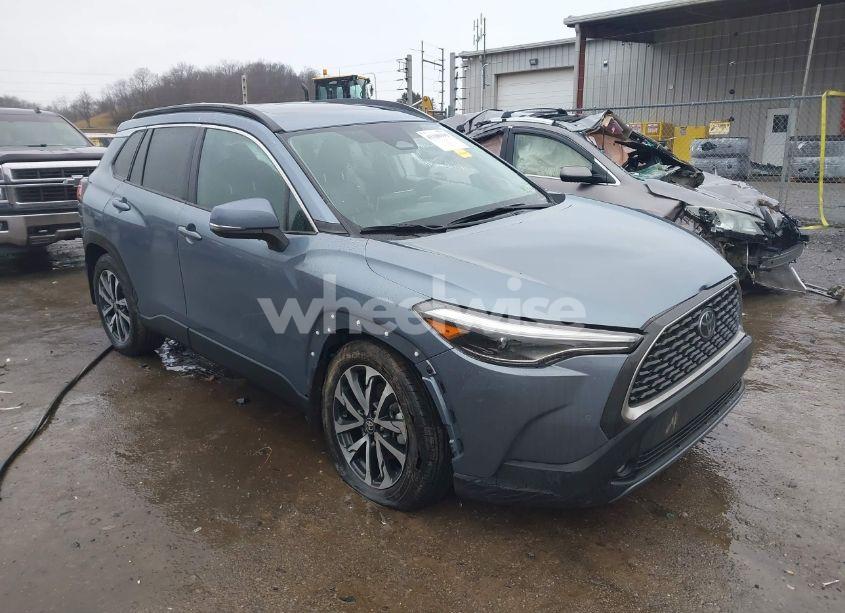 2023 Toyota Corolla CROSS XLE (VIN 7MUDAABG6PV068573) main photo