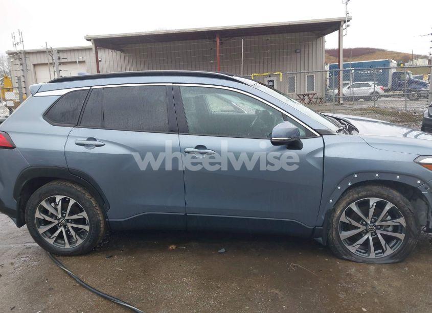 Photo 13 of 2023 Toyota Corolla CROSS XLE (VIN 7MUDAABG6PV068573)
