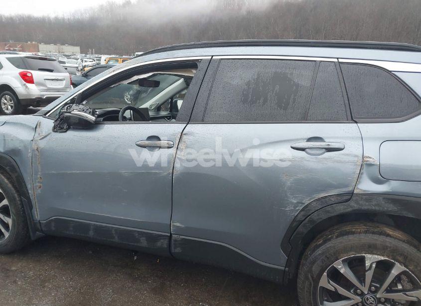 Photo 14 of 2023 Toyota Corolla CROSS XLE (VIN 7MUDAABG6PV068573)