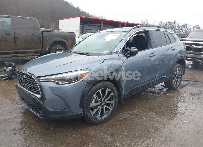 Photo 2 of 2023 Toyota Corolla CROSS XLE (VIN 7MUDAABG6PV068573)