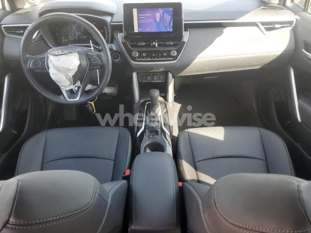 Photo 6 of 2023 TOYOTA COROLLA CROSS XLE (VIN 7MUDAABG6PV069660)