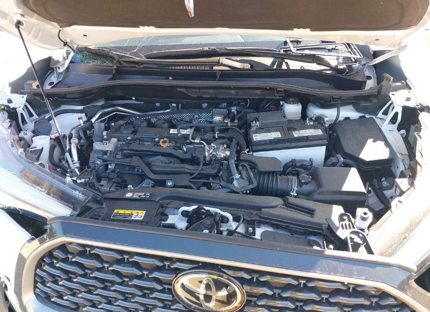 Photo 10 of 2022 Toyota Corolla CROSS XLE (VIN 7MUDAABG7NV029567)