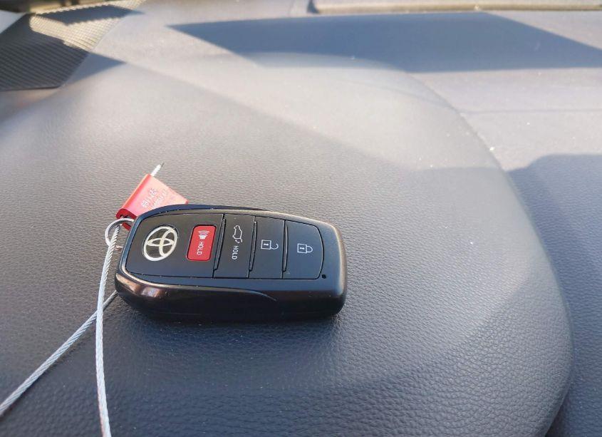 Photo 11 of 2022 Toyota Corolla CROSS XLE (VIN 7MUDAABG7NV029567)