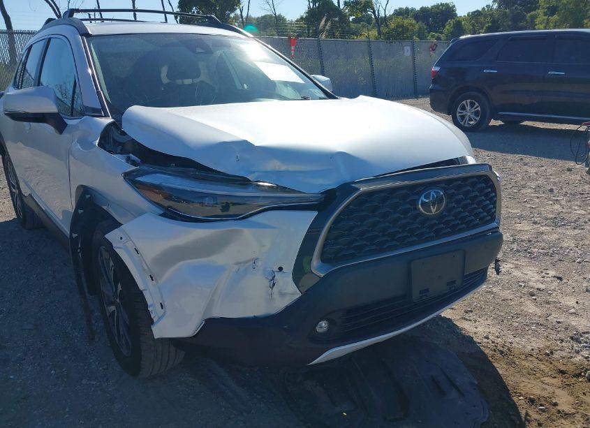 Photo 6 of 2022 Toyota Corolla CROSS XLE (VIN 7MUDAABG7NV029567)