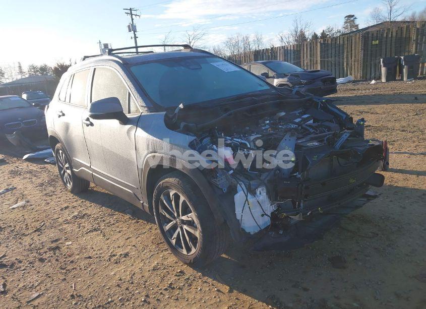 2024 Toyota Corolla CROSS XLE (VIN 7MUDAABG7RV095221) main photo