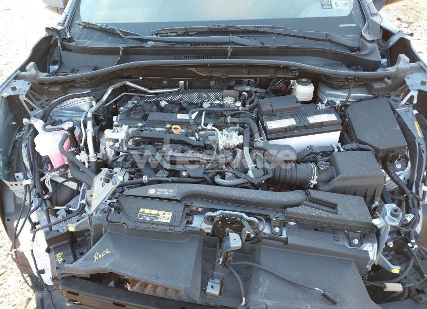 Photo 10 of 2024 Toyota Corolla CROSS XLE (VIN 7MUDAABG7RV095221)