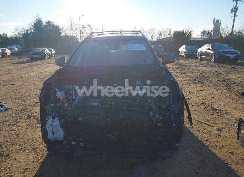 Photo 13 of 2024 Toyota Corolla CROSS XLE (VIN 7MUDAABG7RV095221)