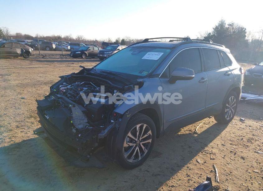 Photo 2 of 2024 Toyota Corolla CROSS XLE (VIN 7MUDAABG7RV095221)