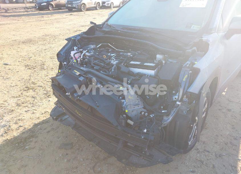 Photo 6 of 2024 Toyota Corolla CROSS XLE (VIN 7MUDAABG7RV095221)