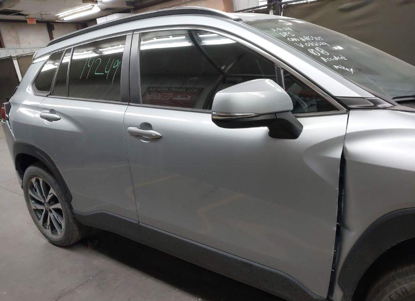 Photo 13 of 2022 Toyota Corolla CROSS XLE (VIN 7MUDAABG8NV022529)