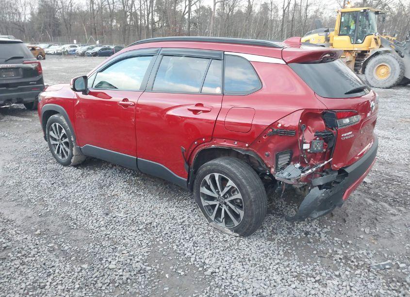 Photo 3 of 2022 Toyota Corolla CROSS XLE (VIN 7MUDAABG8NV035510)