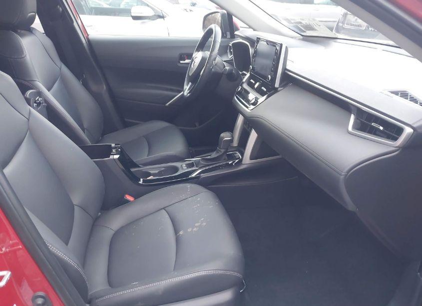 Photo 5 of 2022 Toyota Corolla CROSS XLE (VIN 7MUDAABG8NV035510)