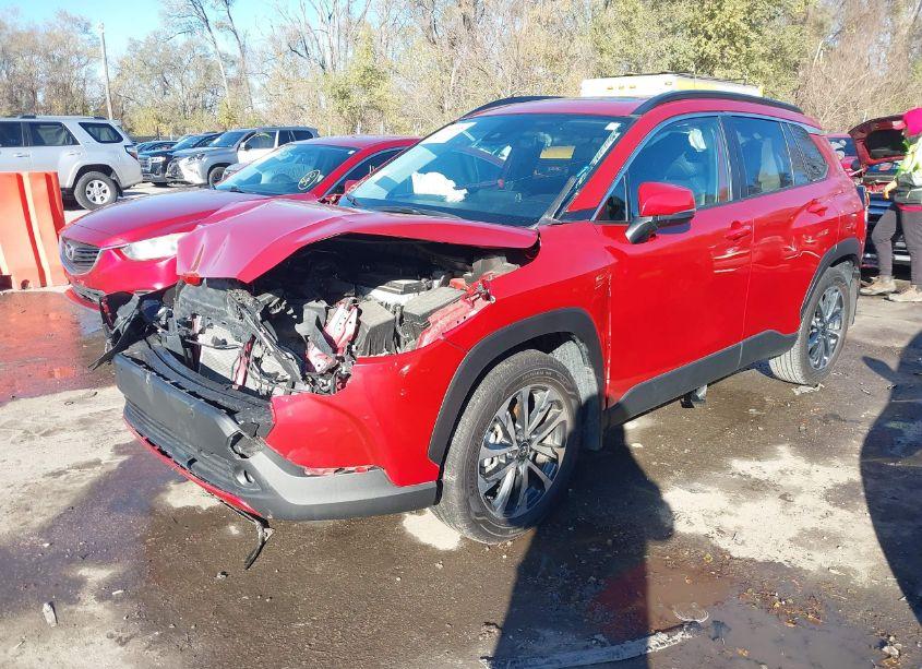 Photo 2 of 2022 Toyota Corolla CROSS XLE (VIN 7MUDAABG8NV042196)